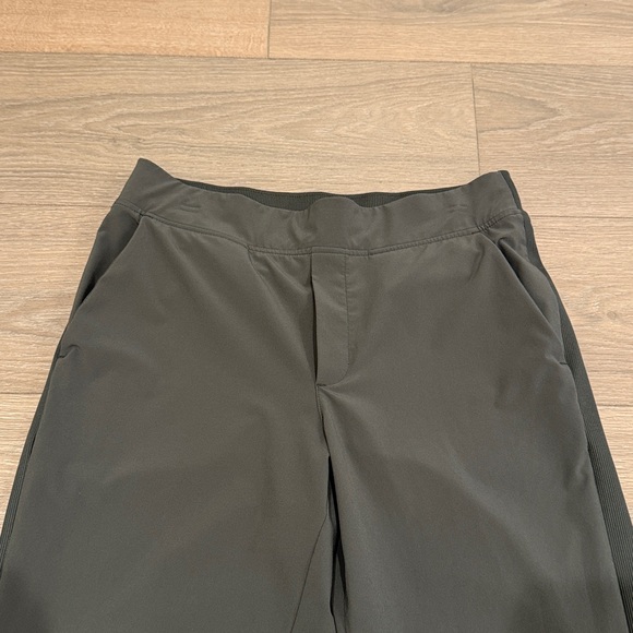 ATHLETA Mountain Olive Brooklyn Mid Rise Ankle Travel Leisure Pants Bottoms 8 - Picture 4 of 10